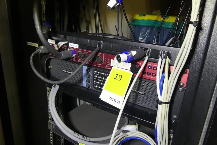 Lab.Gruppen Endstufe Modell: FP10000Q, mit Kling & Freitag CD 44 Controller